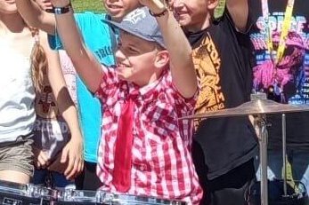 Koncert na hřišti